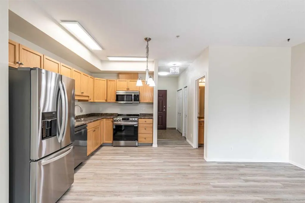 105 Main Street S, #102
