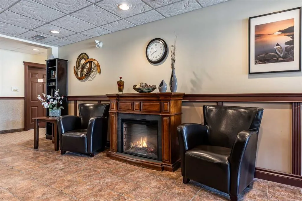 105 Main Street S, #102