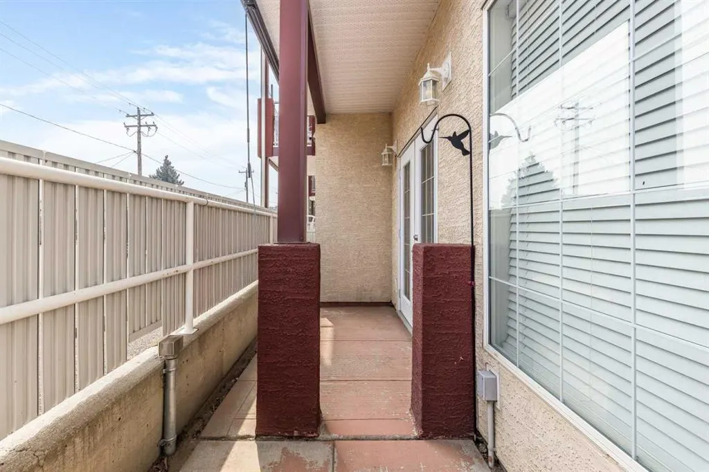 105 Main Street S, #102