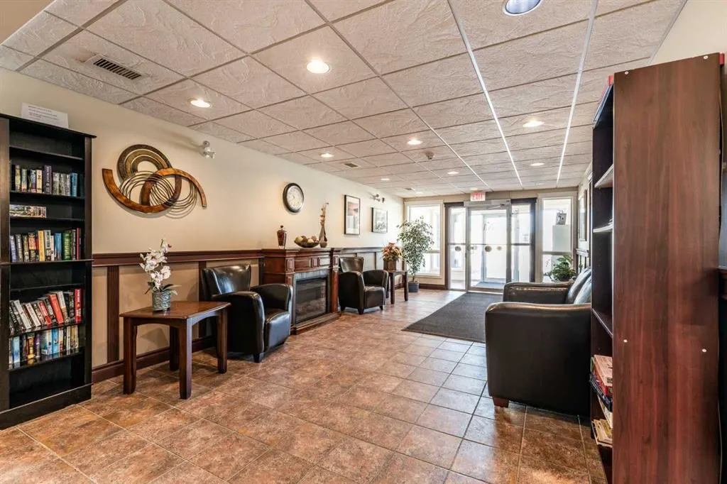 105 Main Street S, #102