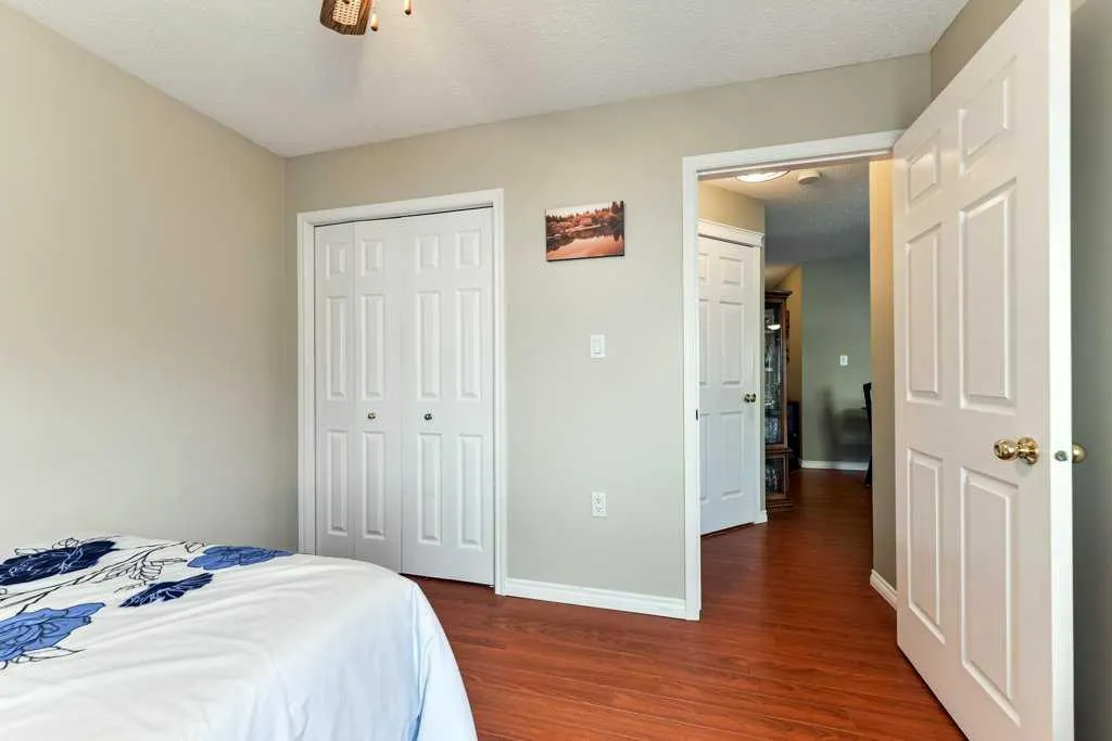 6800 Hunterview Drive NW, #215