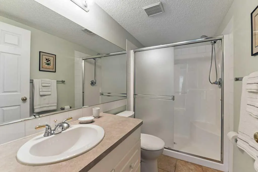 6800 Hunterview Drive NW, #215