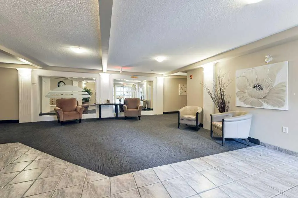 6800 Hunterview Drive NW, #215