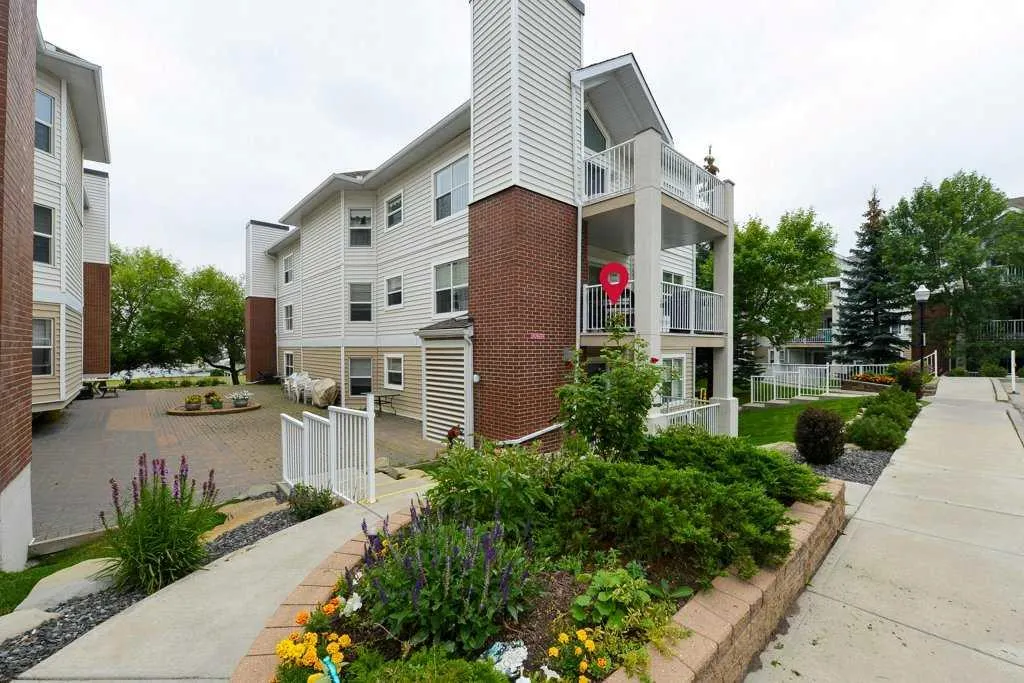 6800 Hunterview Drive NW, #215