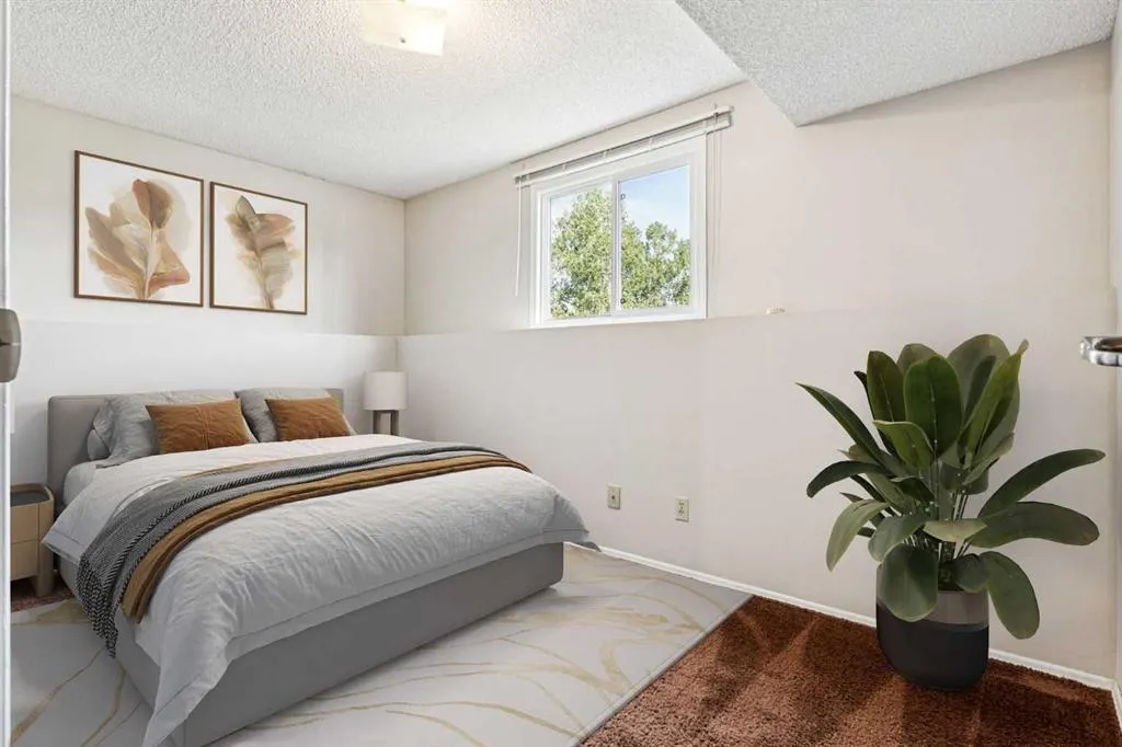 101 Sabrina Way SW