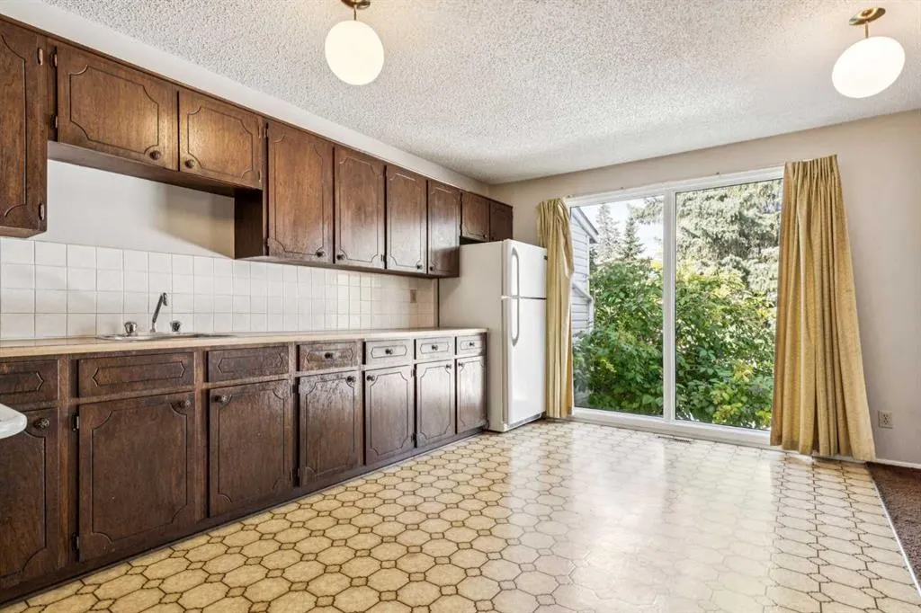 101 Sabrina Way SW