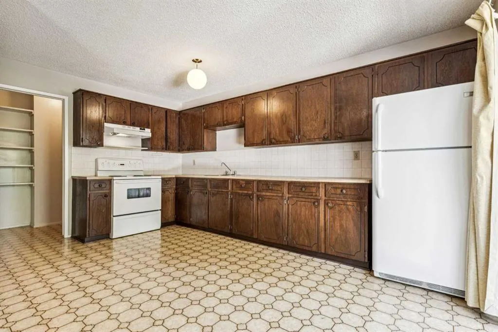 101 Sabrina Way SW