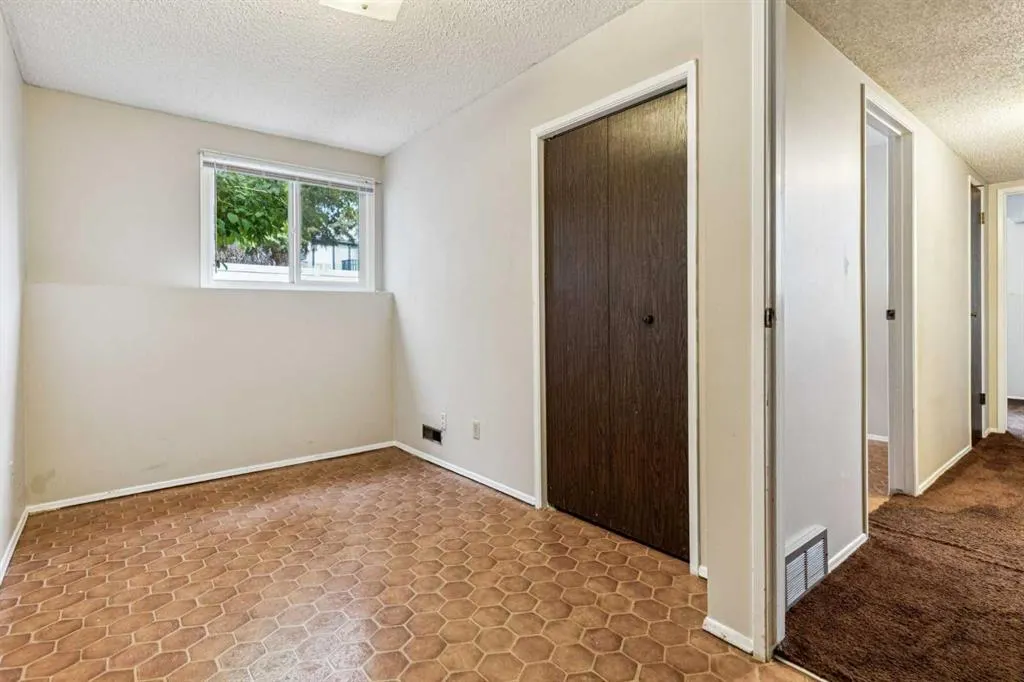 101 Sabrina Way SW