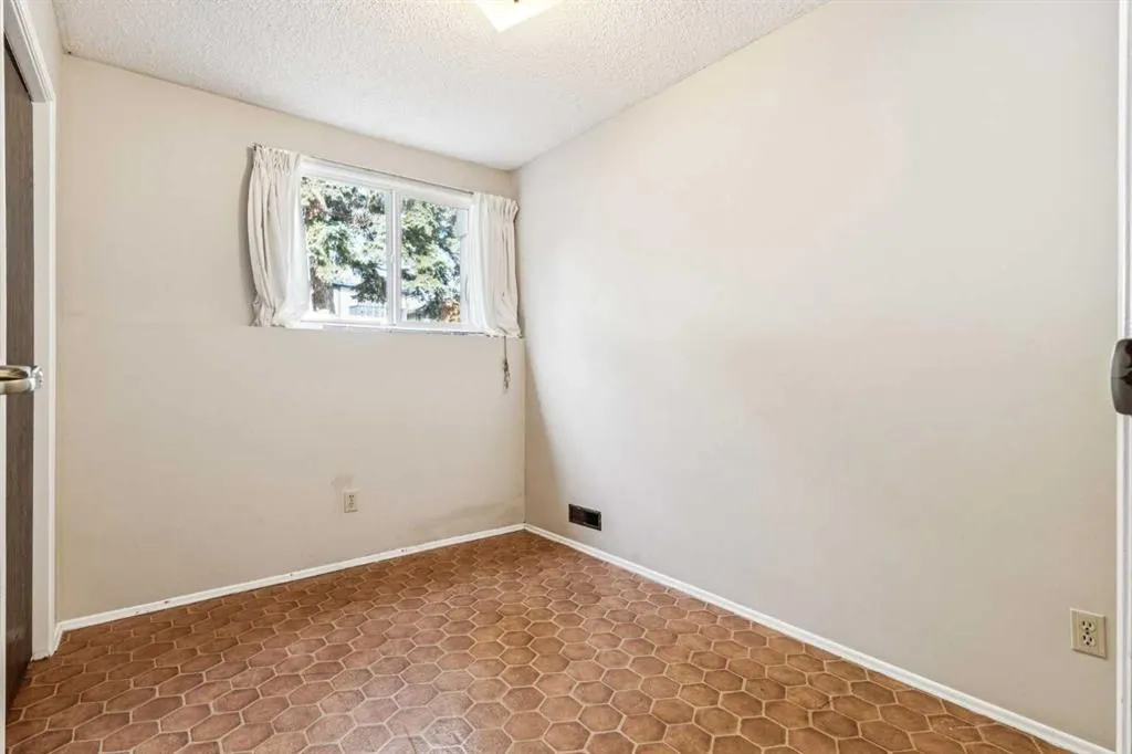 101 Sabrina Way SW