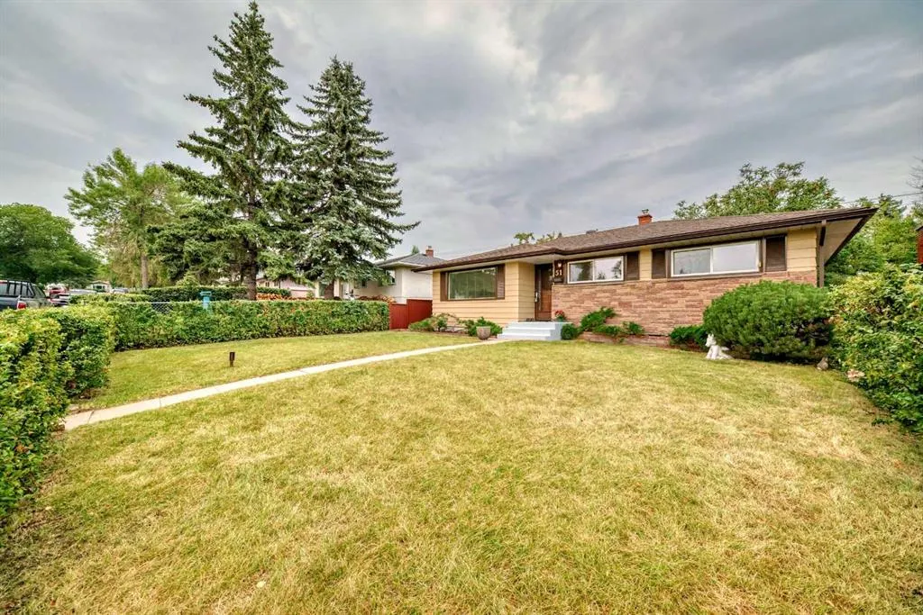 51 Ferncliff Crescent SE