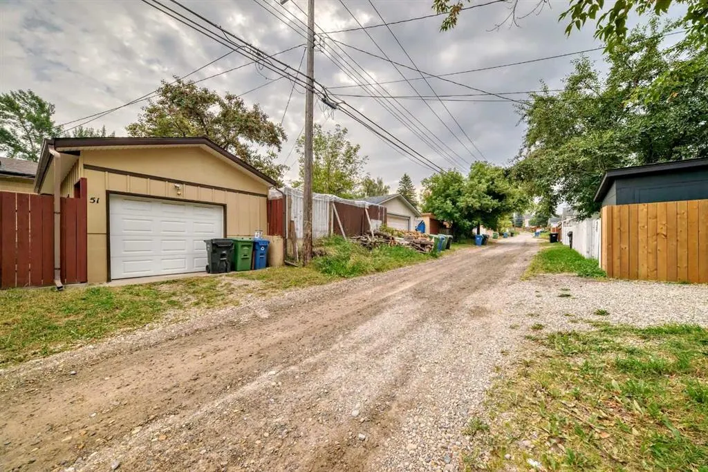 51 Ferncliff Crescent SE