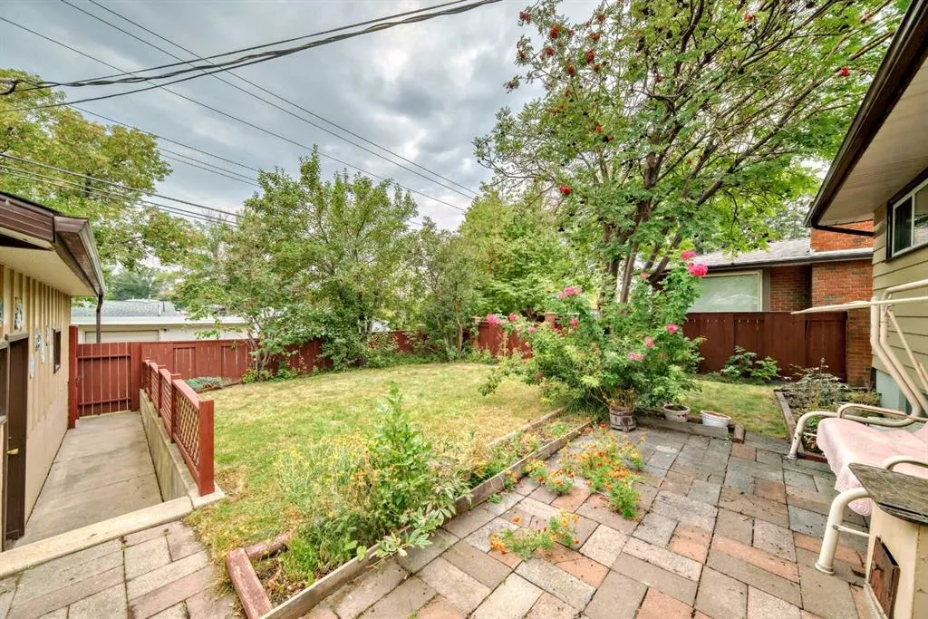 51 Ferncliff Crescent SE