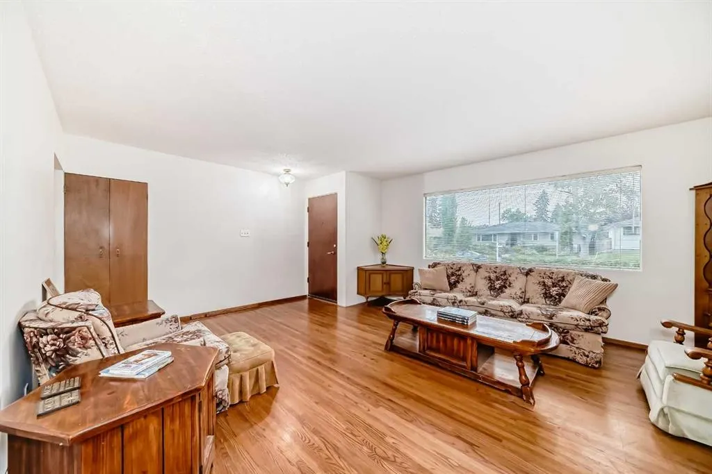 51 Ferncliff Crescent SE