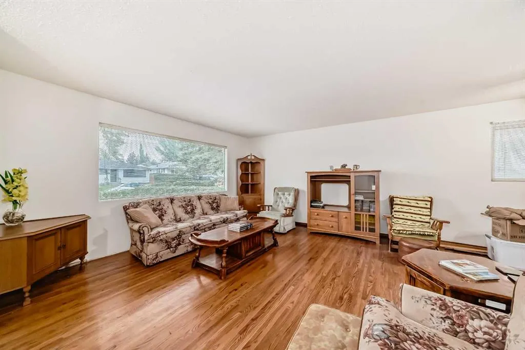 51 Ferncliff Crescent SE