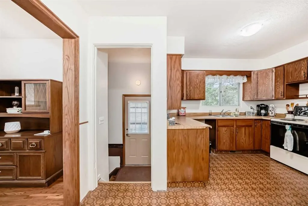 51 Ferncliff Crescent SE