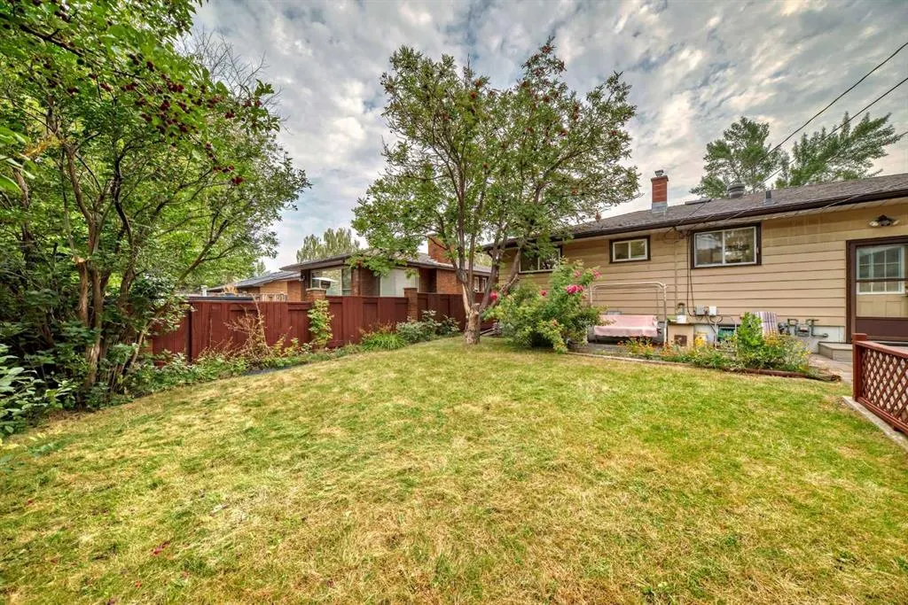 51 Ferncliff Crescent SE