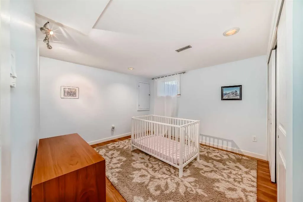 51 Holden Road SW