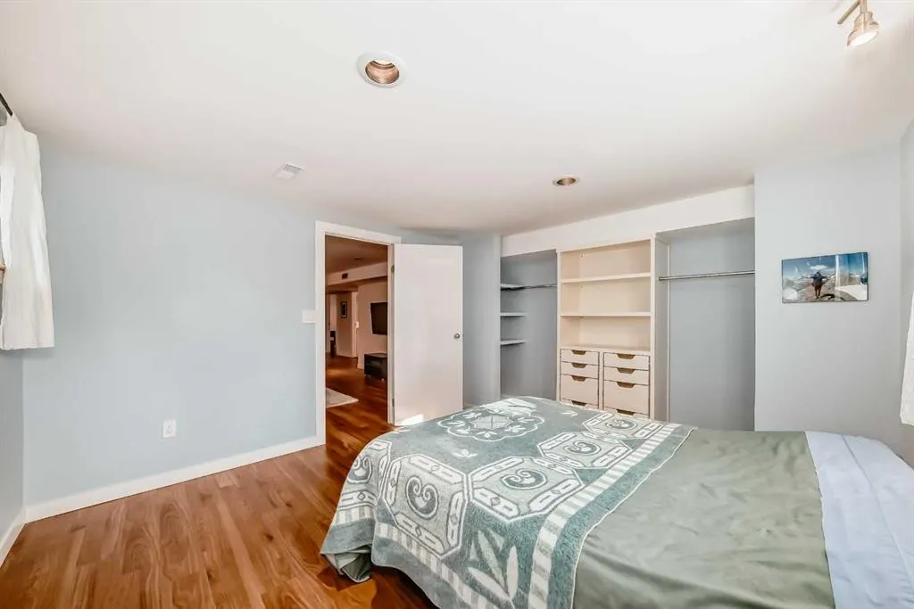 51 Holden Road SW