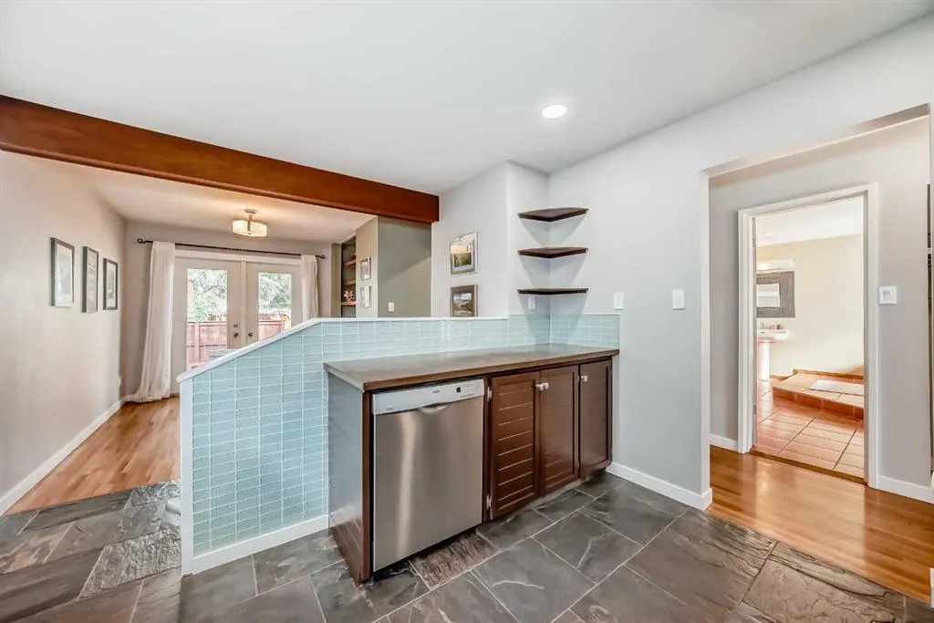 51 Holden Road SW