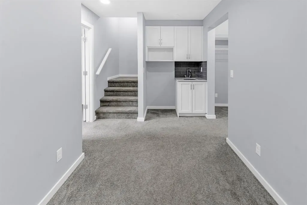 310 Savanna Terrace NE