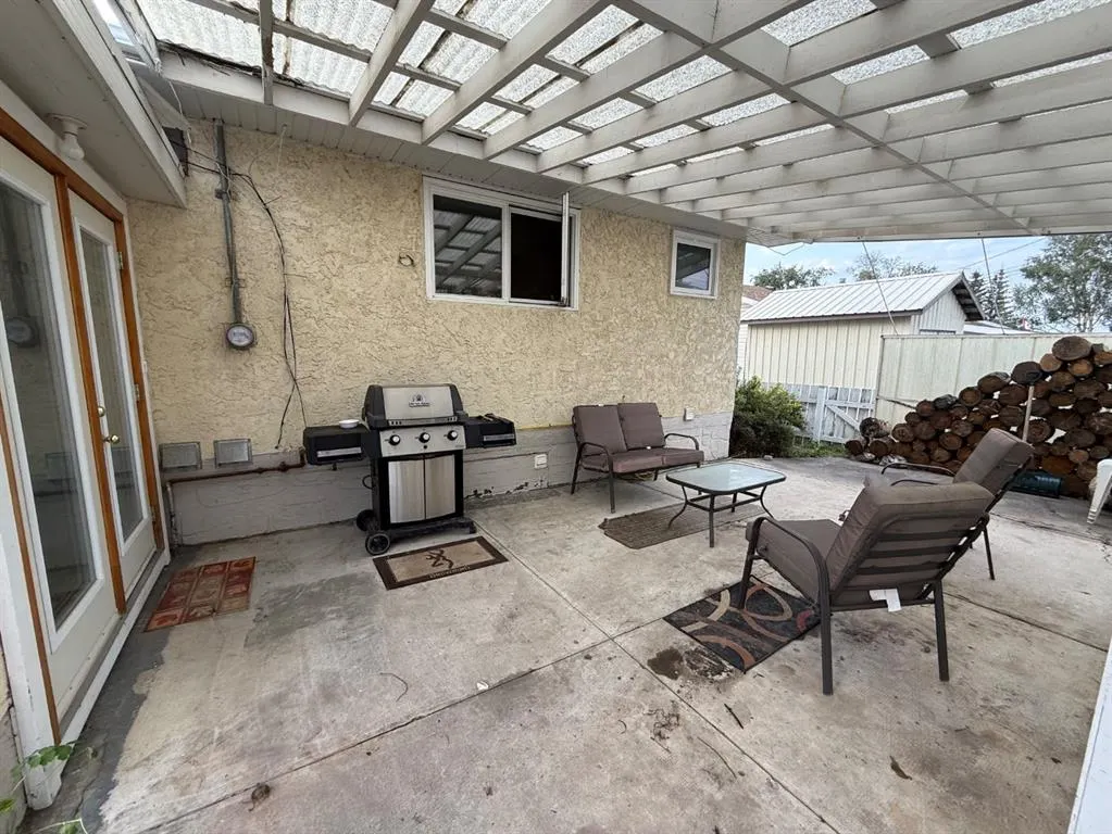 109 CADOMIN Square