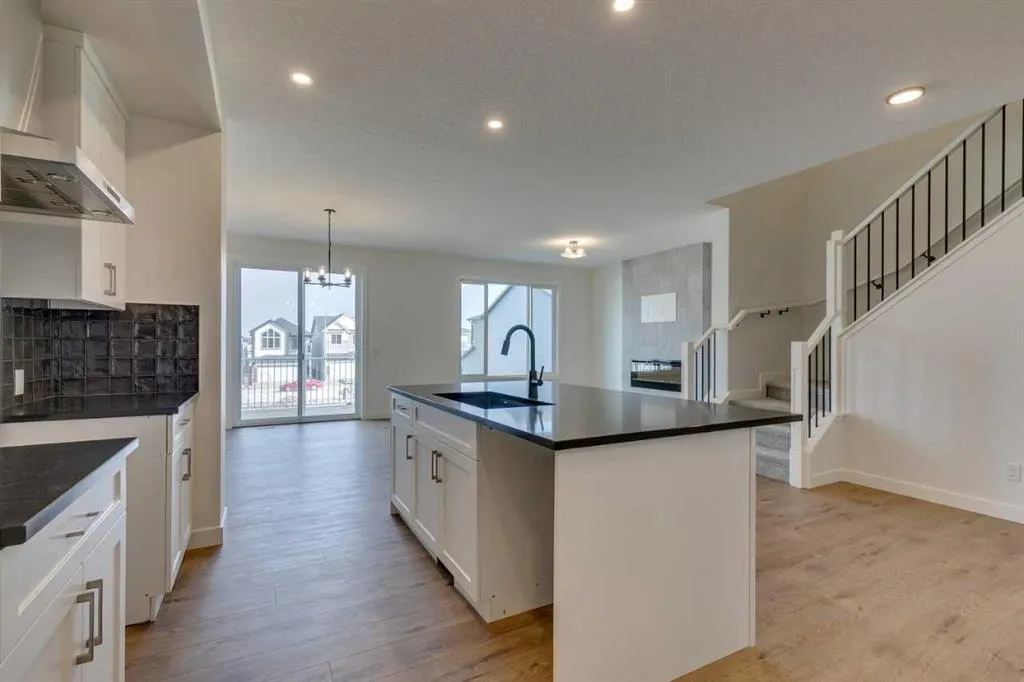 104 Amblefield Grove NW
