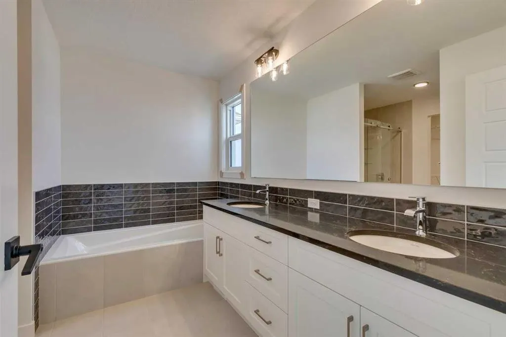 104 Amblefield Grove NW