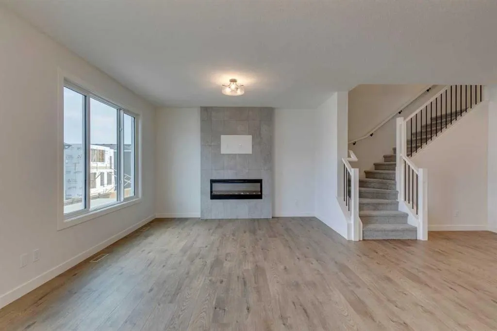 104 Amblefield Grove NW