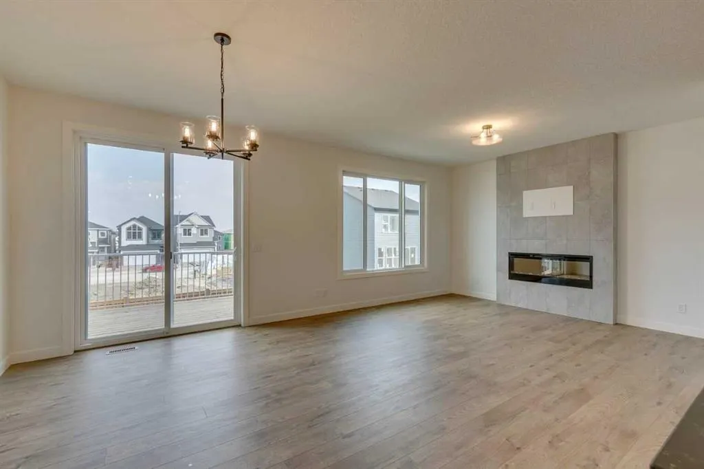 104 Amblefield Grove NW