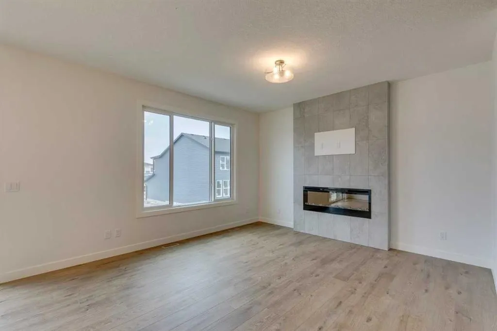104 Amblefield Grove NW