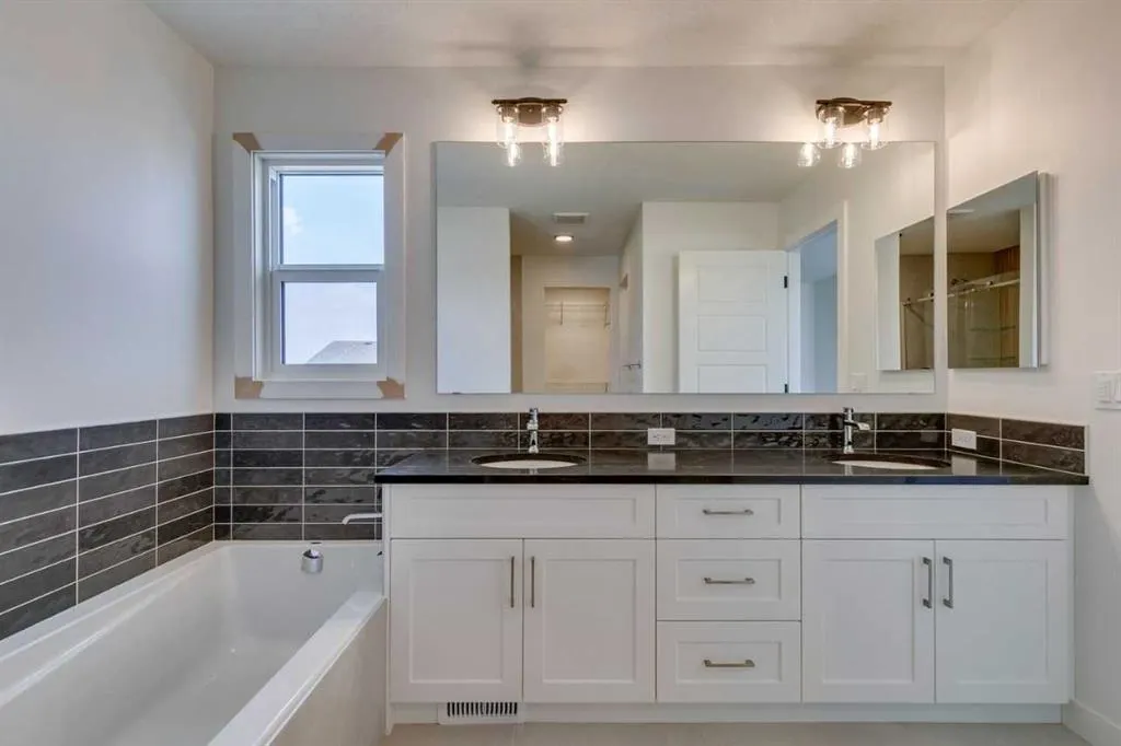 104 Amblefield Grove NW