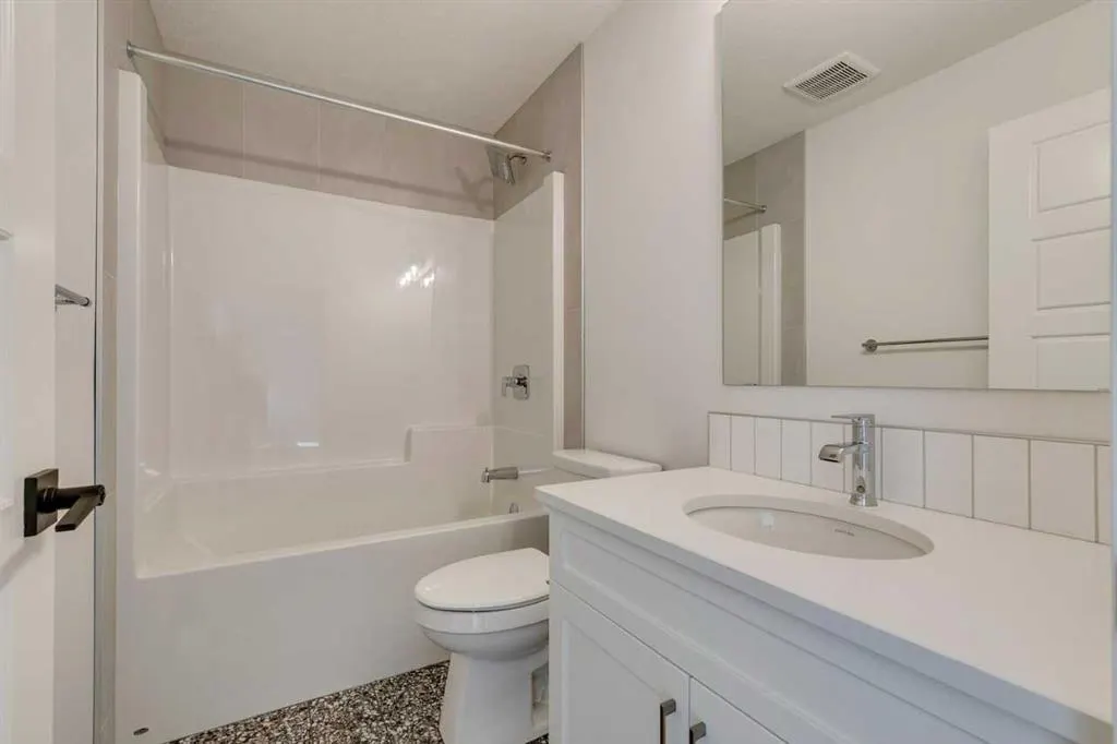 104 Amblefield Grove NW
