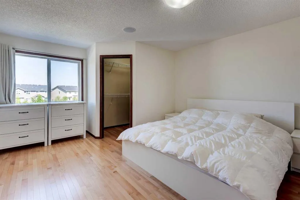 147 New Brighton Close SE