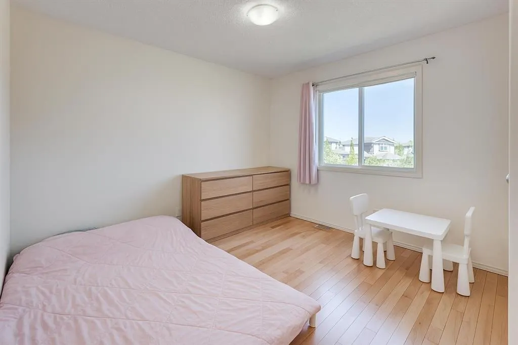 147 New Brighton Close SE