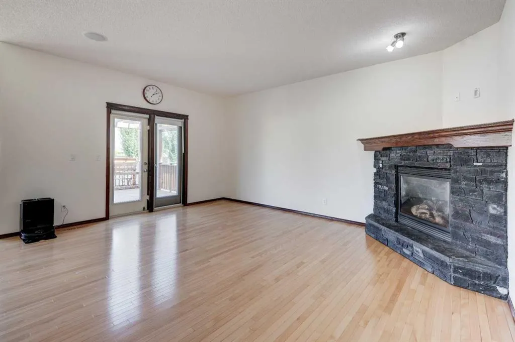 147 New Brighton Close SE
