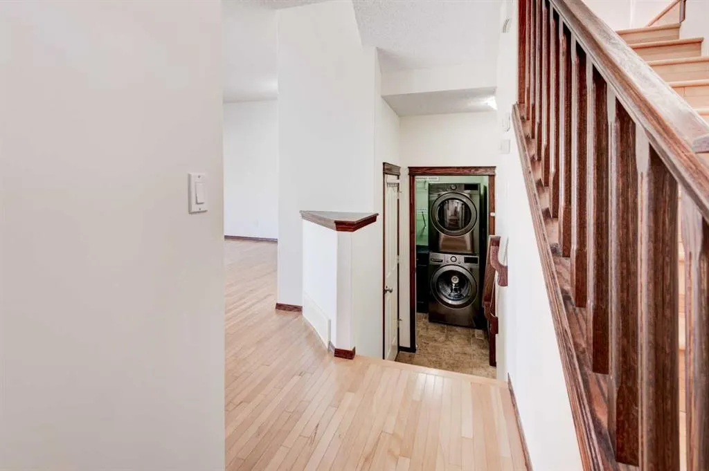 147 New Brighton Close SE