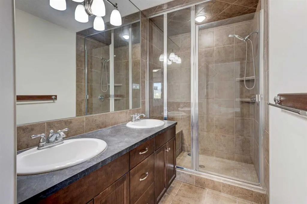 147 New Brighton Close SE