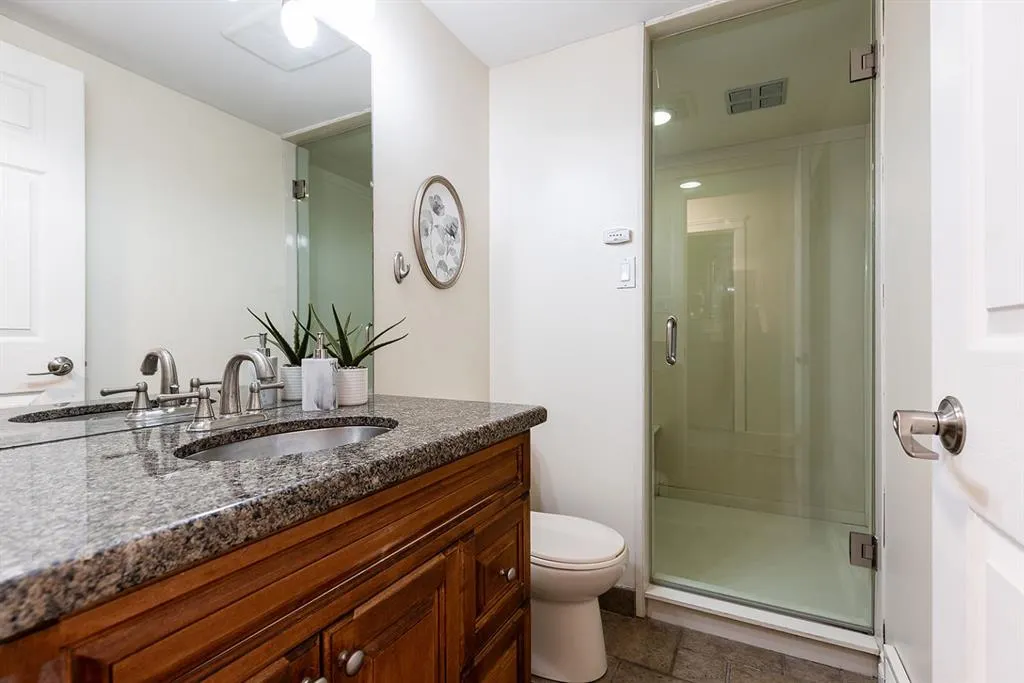 52 Ross Heights Court SE