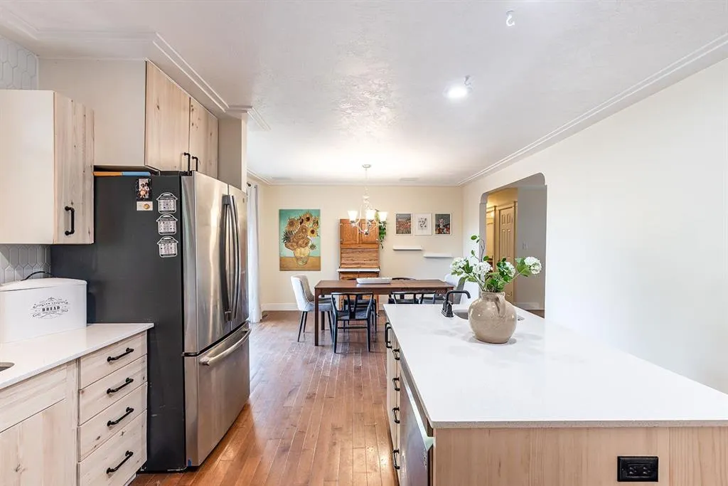 52 Ross Heights Court SE
