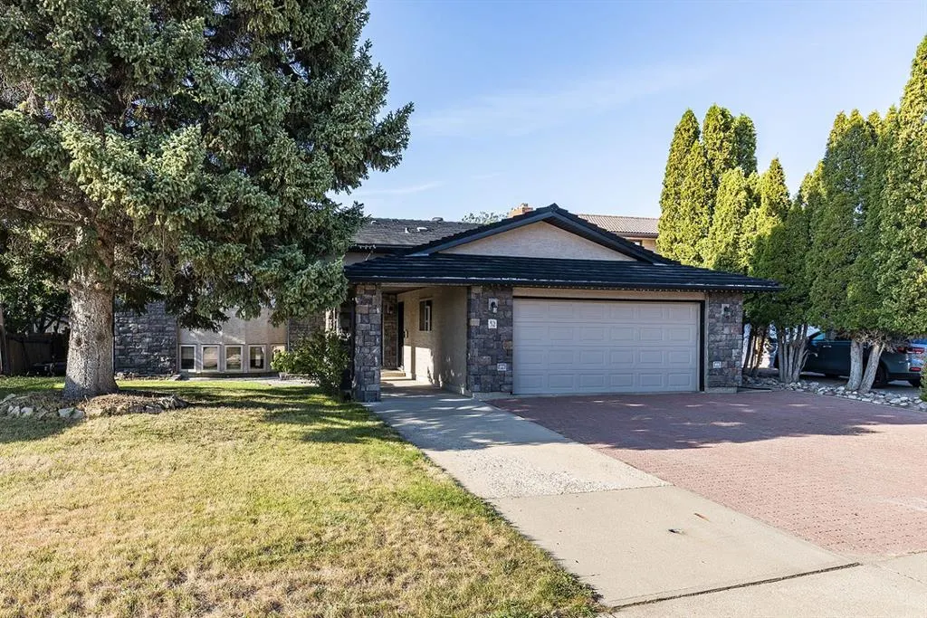 52 Ross Heights Court SE