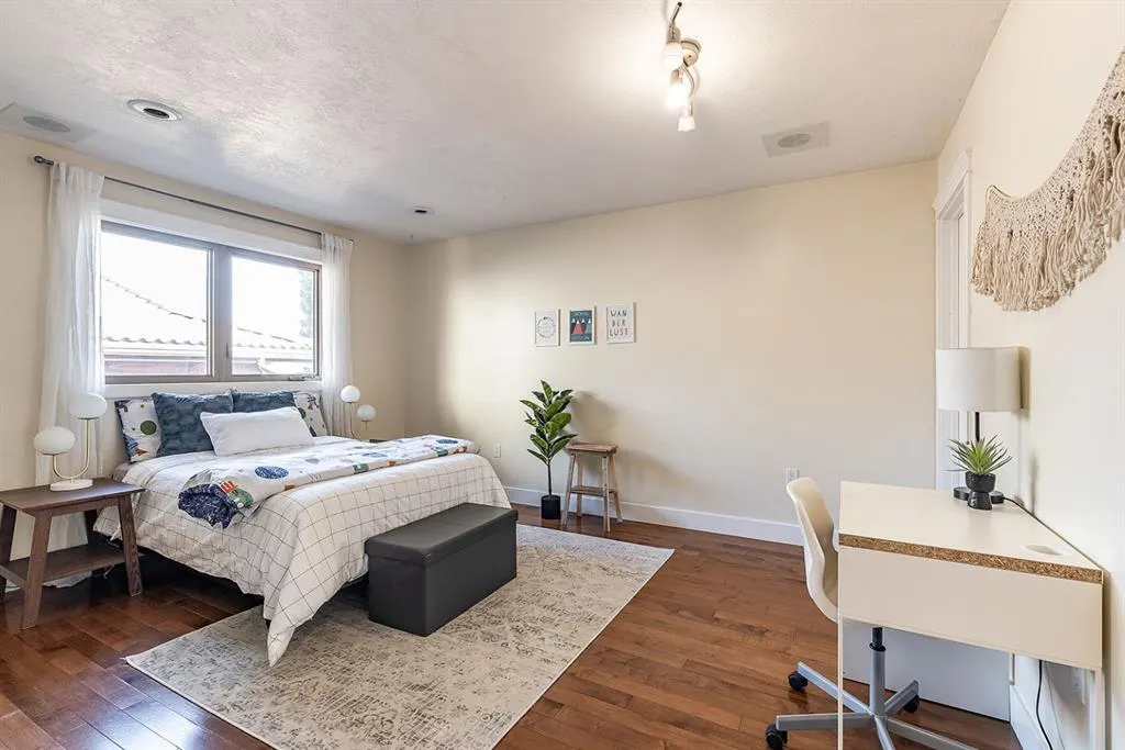 52 Ross Heights Court SE