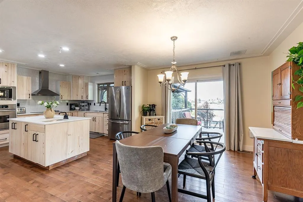 52 Ross Heights Court SE