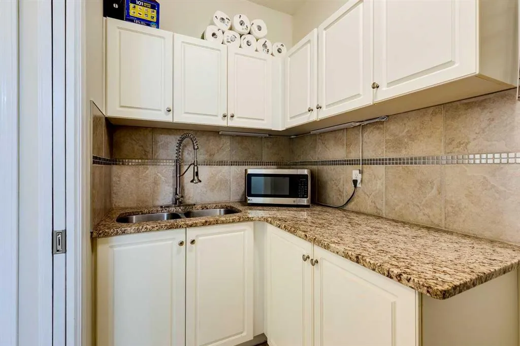 99 Christie Point SW, #11