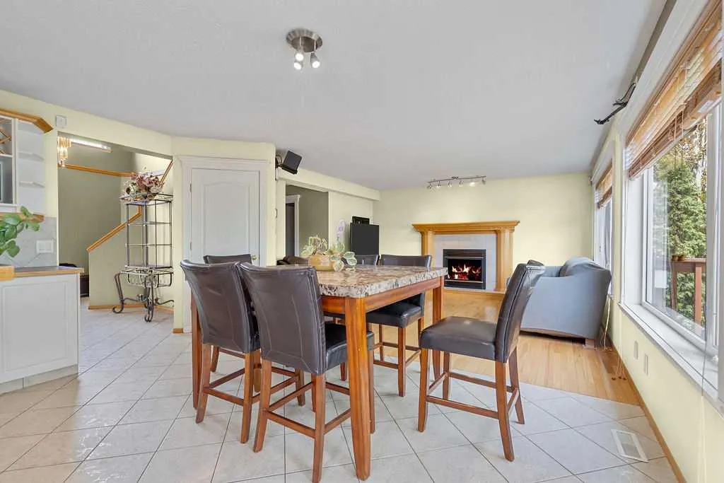 175 Panorama Hills Close NW