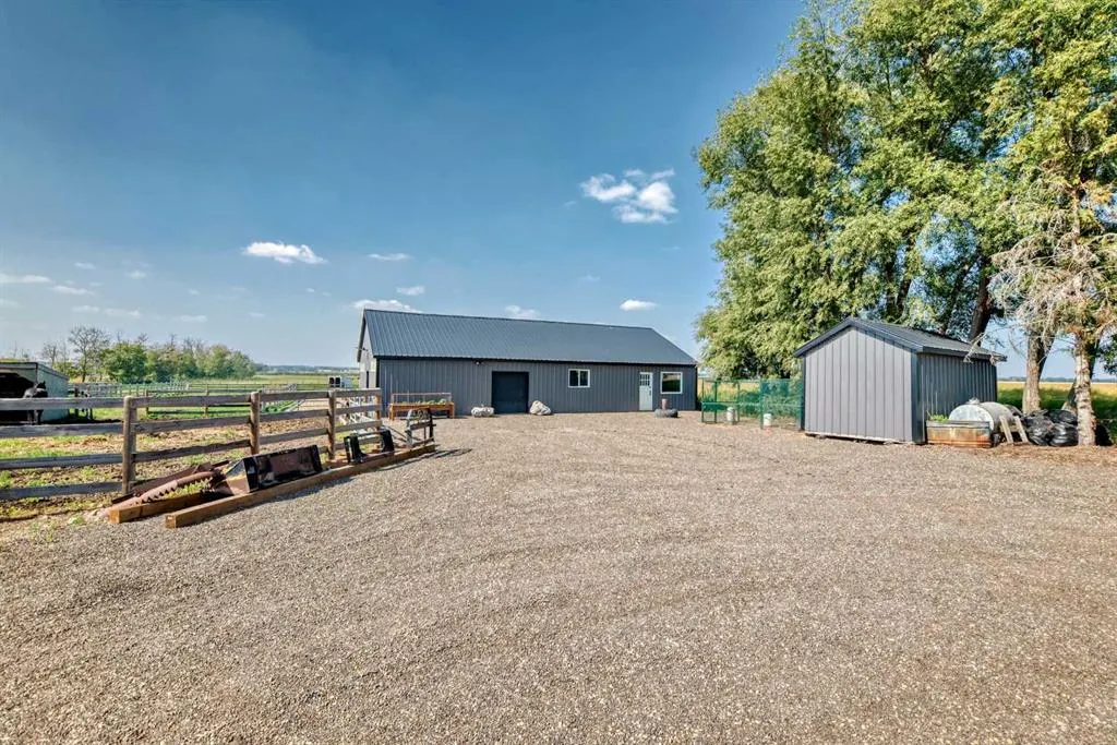 265048 Township Road 432