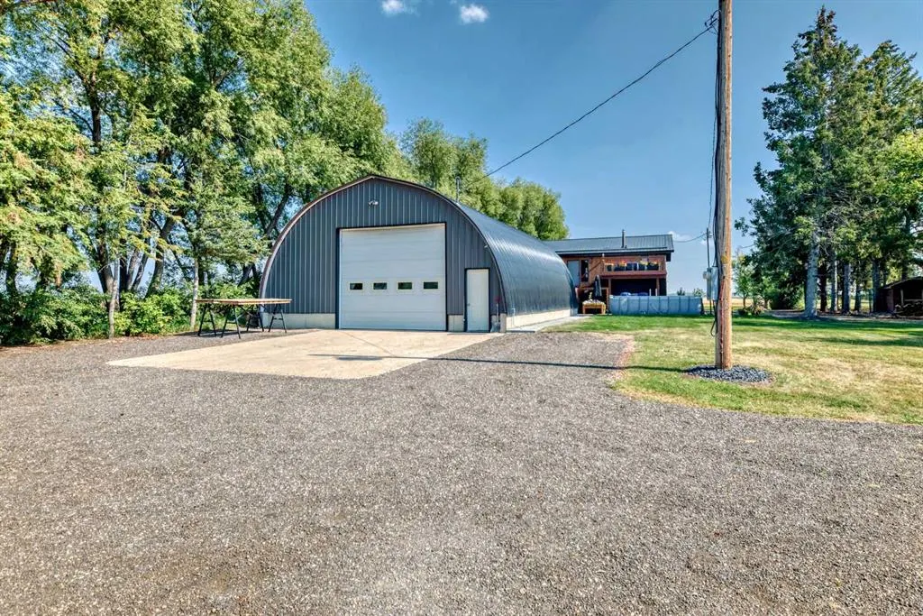 265048 Township Road 432