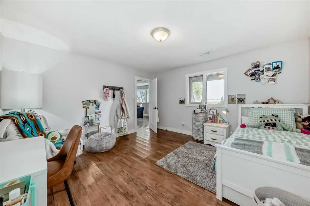265048 Township Road 432