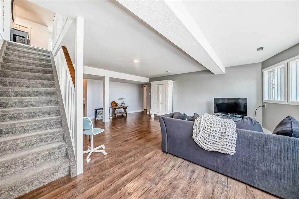 265048 Township Road 432