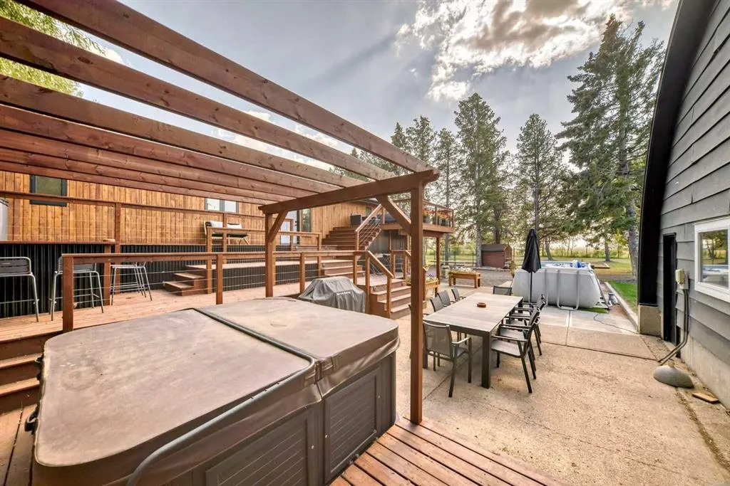265048 Township Road 432