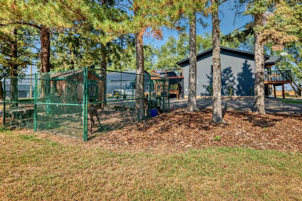 265048 Township Road 432